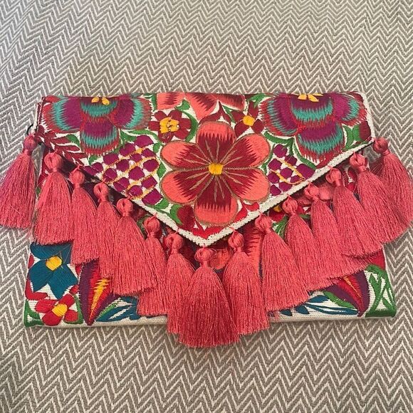 Embroidered HandMade Clutch Perfect for the Beach - Picture 1 of 5